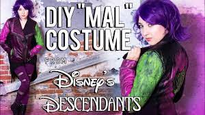 Descendants 3 costume battle 2019 in this video i will show you the new costumes of the descendants 3 cast, i will also show the. Diy Descendants Mal Costume Ideas Maskerix Com