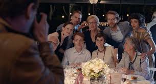 Des fêtes il en a organisé des centaines, il est même un peu au bout du parcours. Le Sens De La Fete Enfin Une Comedie Et Bien Plus Francaise Reussie Pour 2017 Daily Movies