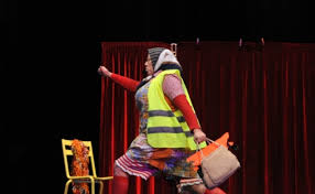 Le comité des fêtes du cubzaguais présente samedi 1er décembre à 21 heures à la salle du champ de foire, la comédienne valéry marigny dans « ginette la reine des boulettes », un spectacle humoristique tout publi, décapant, qui. Ginette La Reine Des Boulettes Humour Et Humoriste Par Valery Show