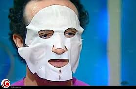 وكان شريف مدكور نشر، في وقت سابق، صورته وهو داخل غرفته بمستشفى خاص، وبجانبه ممرضة، وذلك من خلال حسابه الشخصي على فيسبوك، وذكر أن سبب نقله إلى المستشفى، معاناته من مشاكل في القولون؛ ما أدى إلى ضرورة خضوعه لعدة اَشعات. Ø¨Ø§Ù„ÙÙŠØ¯ÙŠÙˆ Ø´Ø±ÙŠÙ Ù…Ø¯ÙƒÙˆØ± ÙŠØ·Ù„ Ø¹Ù„Ù‰ Ù…Ø´Ø§Ù‡Ø¯ÙŠÙ‡ Ø¨Ù€ Ù…Ø§Ø³Ùƒ ØªÙØªÙŠØ­ Ù„Ù„Ø¨Ø´Ø±Ø© Ø®Ø¨Ø± ÙÙŠ Ø§Ù„ÙÙ†