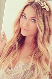 Wavy Hair With Floral Headband Wavy Hair Headband Hairstyles Hair