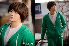 According to the report of star news as stated by the source from gold medalist, kim soo hyun confirmed that he will appear on crash landing on you.. 10 Potret Unyu Kim Soo Hyun Jadi Cameo Di Kdrama Crash Landing On You