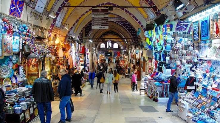 Marele Bazar din Istanbul, locul marcant al istoriei şi culturii turce. Cum a fost pedepsit cel care a îndrăznit să fure din el 30.000 de monede de aur - FOTO
