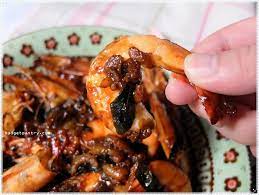 Giant prawns, garlic, onions, dried prawns. Wok Fried Kam Heong Prawns å¹²é¦™æ˜Žè™¾