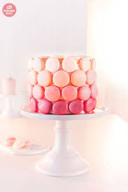 Sirup zugeben und glatt rühren. Geburtstagstorte Mit Macarons Geburtstagstorte Geburtstagstorten Rezepte Bierkuchen