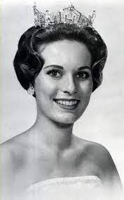 Maria Fletcher's Instagram, Twitter & Facebook