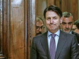 Giuseppe conte (above right) was sworn in as italy's 58th prime minister on friday, ending weeks of political turmoil that rocked financial markets and prompted concerns from the country's european union partners. Italien Giuseppe Conte Verzichtet Auf Amt Des Ministerprasidenten