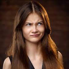 Lucy Yan (LucyYan18120795@)