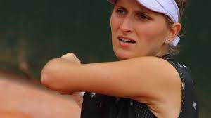 Markéta vondroušová contrairement à krejčíková, elle n'a pas apporté sa forme à tokyo, mais elle a également réussi sa performance d'introduction aux jeux olympiques. Vondrousova V Hsieh Live Streaming Prediction At The Abu Dhabi Open