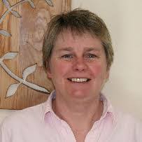 Lesley Stringer's Instagram, Twitter & Facebook