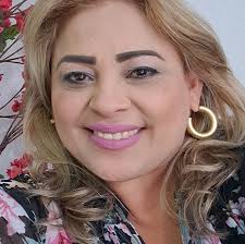 Esposa, hijas y compañeros de trabajo en representación del Complejo  Judicial de #Esteli, rindieron homenaje al Lic. Eliezer Bayer Valdivia en  su primer aniversario de fallecido. Hoy se cumple un año que