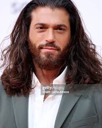 a beautiful early Sunday evening with men and actors of different faces,  with CAN YAMAN. ⭐️🌙⭐️🌙⭐️💋