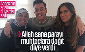 Bir yanı onunla gurur duyarken diğer yanı almanya milli takımını seçmesi sebebiyle kırgındır. Annesinin Mesut Ozil E Nasihati