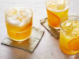 A riff on the bee's knees cocktail with 2 oz seedlip garden,.75 oz lemon juice, and.75 oz of simple syrup made with honey and infused with sage leaves. 18 Refreshing Non Alcoholic Drinks Everyone Can Enjoy Southern Living