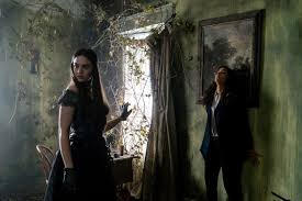 However, the natives believe the culprit to be no other than the ghost of the legendary headless horseman. Sleepy Hollow In Plain Sight Tv Episode 2017 Imdb