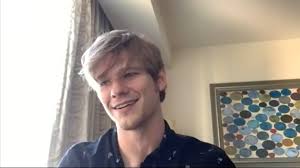 The actor is dating carlson young, his starsign is leo and he is now 30 years of age. Lucas Till Brasil Lucastillbrazil Twitter