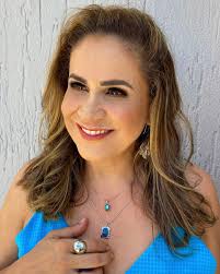 Para você que ama um mix de colares! Confira essa peça incrível!