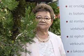 Müller cecília hónapok óta a mindennapjaink része, rendszeresen információkkal látja el a lakosságot az operatív törzs sajtótájékoztatóin, ugyanakkor a magánéletéről csak keveset tudunk. Muller Cecilia Egy Piciket Maskepp Kell Szeretnunk Egymast Roviden