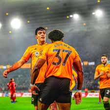 O wolverhampton wanderers football club é um clube de futebol inglês sediado na cidade de wolverhampton, no estádio molineux stadium, que também é conhecido pela sua alcunha, wolves. Pin On Wolverhampton Wanderers Fc