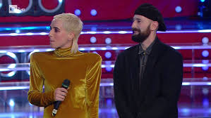 #comacose #indie #frasi #frasi e citazioni #coma cose #mancarsi. Coma Cose A Sanremo 2021 Il Duo Ha Fatto Un Cameo In Summertime Di Netflix Biccy It