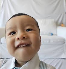 Cuteness overload 🩵🩵🩵 • • • • • Wearing : @officialpeterrabbit  Customized birthday board : @nalaandmedesigns 😍 We love so much with this  customized board, all the details are perfect and amazing service xx