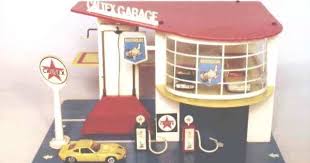 Pin Von Christopher Cb 309 Beckwith Auf Speelgoed Van Toen Blechspielzeug Parkhaus Spielzeug