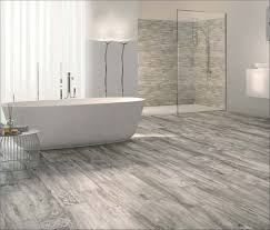 Fliesen Badezimmer Ideen Kleines Bad Schwarz Weiss Bescheiden Badezimmer Fliesen Holzoptik Grau Un Fliesen Holzoptik Grau Badezimmer Fliesen Fliesen Holzoptik