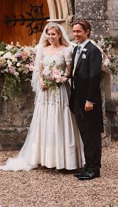 The queen celebrates her birthday on april 21—and then again in june. Princess Beatrice S Wedding Dress Belonged To The Queen Who First Wore It In 1961 And She Borrowed Her Bridal Tiara Too