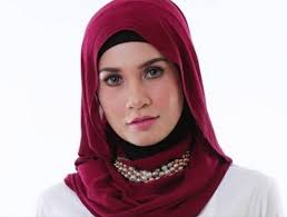 Ranking 13 artis bertudung paling cantik. 23 Sebab Selebriti Malaysia Bertudung Ketika Sedang Popular