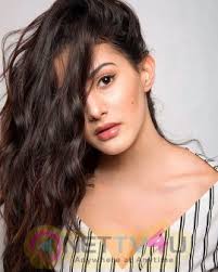 Actress amyra dastur spotted at bandra hd gallery (photo:socialnews.xyz/newshelpline.com). Amyra Dastur Hot Photoshoot 2017 Amyra Dastur Galleries Hd Images