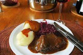 Omis Rinderbraten Mit Rotweinsosse Rezept Rinderbraten Rinderbraten Rezept Rezepte