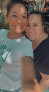 Amy Windley's Instagram, Twitter & Facebook