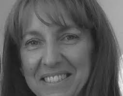 Karen Weakley's Instagram, Twitter & Facebook