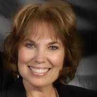 Lisa Cripps's Instagram, Twitter & Facebook