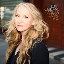 Nakikipag-usap si Joan Osborne kay Doug sa Midday Music