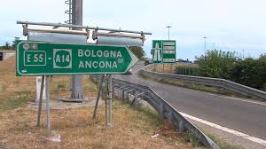 Un gravissimo incidente si è verificato verso le 8 di questa mattina sulla a14, a borgo panigale. Incidente In A14 44enne Ricoverato In Condizioni Gravi