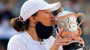 I'm 19 years old tennis player from poland. Mama Igi Swiatek Byla Pozbawiona Zycia Towarzyskiego Bo Byla Trzymana W Sportowej Bance