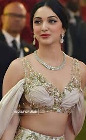 Dia mirza is recognized as a beautiful actress of film entitled rehna hai tere dil me, which attained her major popularity. Shruti Haasan Beautiful Bollywood Actress Most Beautiful Indian Actress Beautiful Actresses