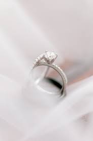 Simple Silver Wedding Ring Silver Wedding Ring With A Diamond Band Round Diamond Timeless Wedding Rings Round Cool Wedding Rings Cute Engagement Rings