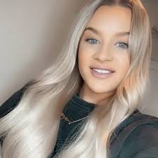 𝑍𝑂𝐸 𝐵𝐿𝐴𝑁𝐶𝐻𝐴𝑅𝐷 (@zoeblanchardx)