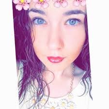 Yolanda Kirsch's Instagram, Twitter & Facebook