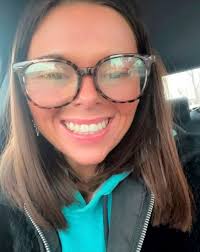 Woman addicted to vaping left