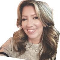 Sarah Wetzel's Instagram, Twitter & Facebook