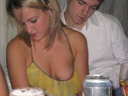 Downblouse Nipples Woman – Sexy Candid Girls