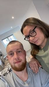 Deanna Hendrickson's Instagram, Twitter & Facebook