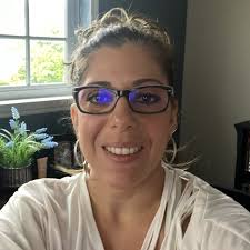 Lissette Carranza's Instagram, Twitter & Facebook