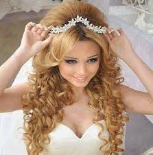 تمكن المسلسل اللبناني صالون زهرة من لفت أنظار الجمهور إليه بمجرد عرض البرومو الخاص به والذي كشف جوانب من أحداث المسلسل المنتظر عرضه قريبًا عبر منصة شاهد. ØµØ§Ù„ÙˆÙ† Ø²Ù‡Ø±Ø© Ø§Ù„Ø¨Ù†ÙØ³Ø¬ Home Facebook