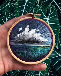 Shimunia Pintando Coloridos Paisajes Con Aguja E Hilo Blog Domestika Flores Bordadas Bordado De Cinta De Seda Tecnicas De Bordado