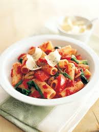 Pates Aux Tomates Et Aux Epinards Chatelaine Recette Epinards Pate Sauce Tomate Recette
