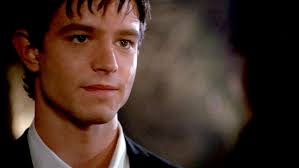 Just finished the season finale of season one. I feel like I am 16 again  and I am crying watching Liz run away from max.